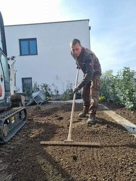 anebnen der Gartenfläche